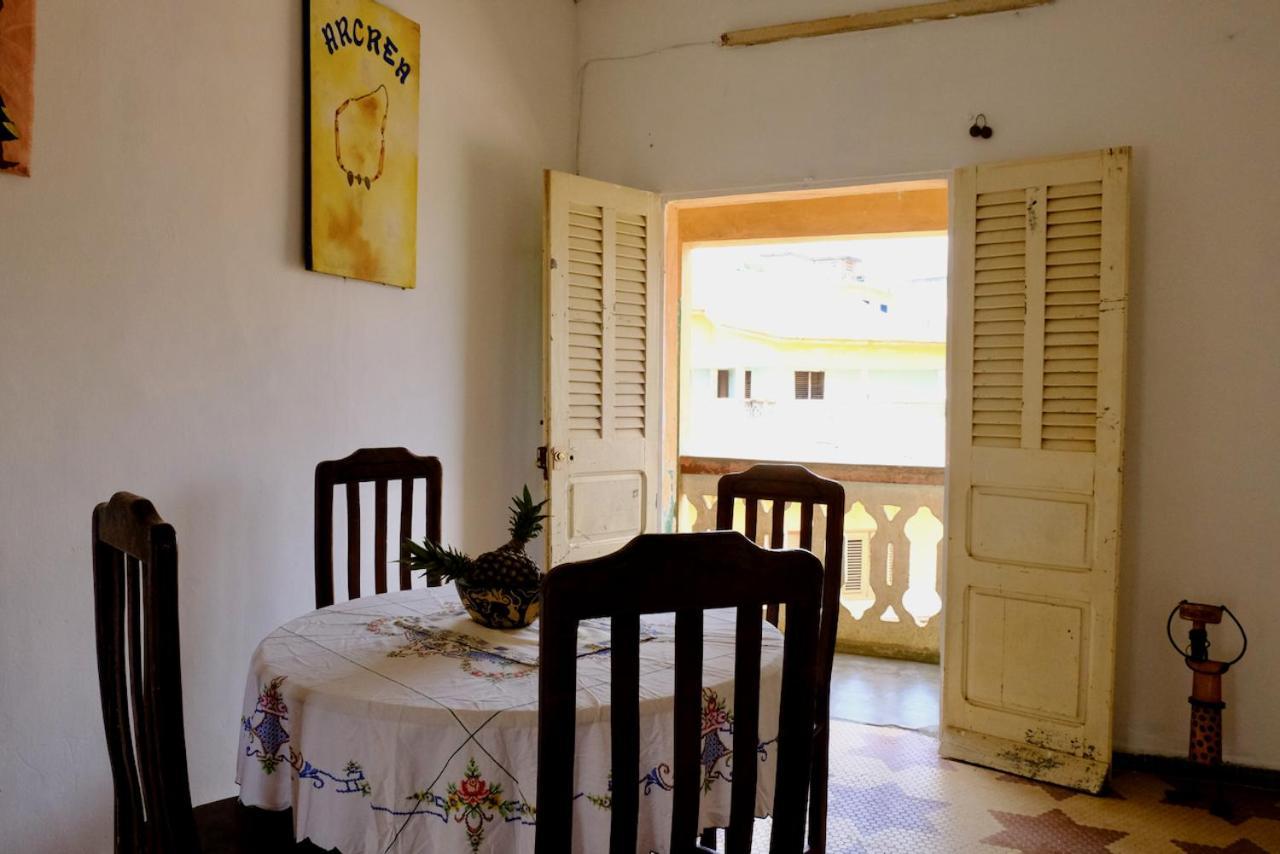 Chambres D'Hotes - Chez Mama Sedjro Porto-Novo Exterior foto