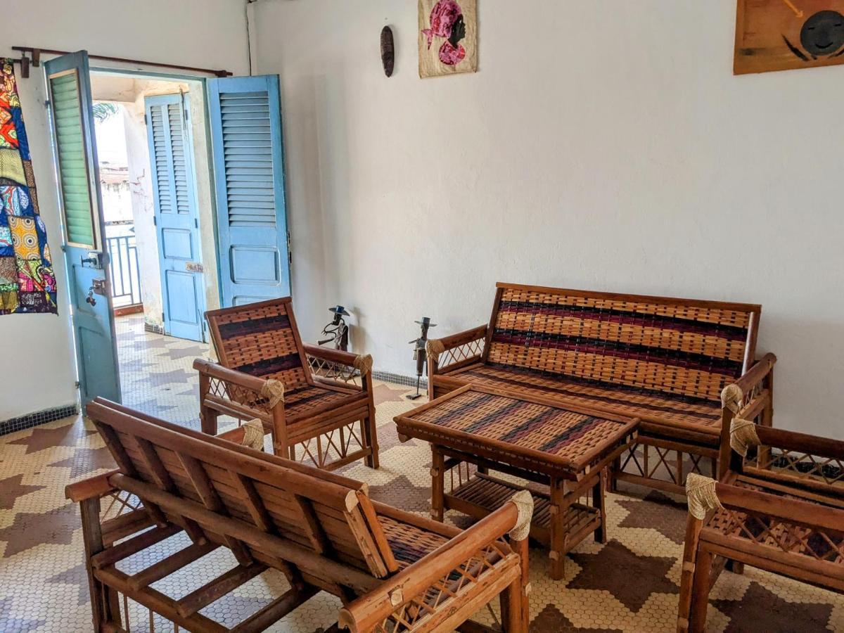 Chambres D'Hotes - Chez Mama Sedjro Porto-Novo Exterior foto